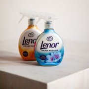 Lenor žehlička v spreji