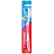 Colgate Extra Clean Medium zubná kefka 1 ks