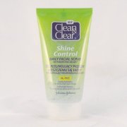 CLEAN& CLEAR zmatňujúci peeling 150ml