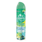 GLADE Bamboo Garden Green Tea & Aloe, osviežovač vzduchu s vôňou aloe vera a zeleného čaju 300ml