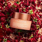 CLARINS Extra- Firming Jour SPF15, denný krém pre obnovu pevnosti pleti 50 ml