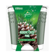 Glade Nordic Crisp Pine, vonná sviečka v skle 129 g